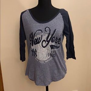 NWT New York Yankees M shirt.  Genuine Mer…
